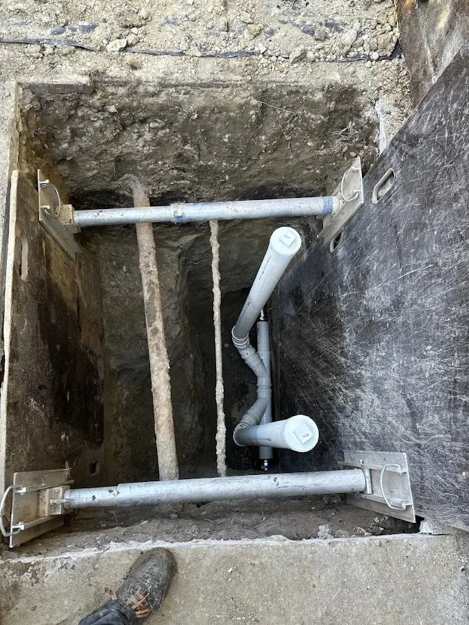 Experienced plumber completing Drain Cleaning work in Herculaneum